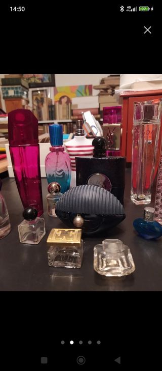 Frascos de perfume vacíos