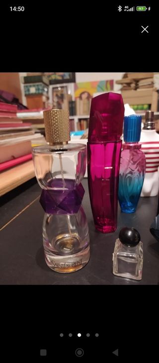 Frascos de perfume vacíos