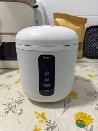 Olla Arrocera Midea
como nuevo
para una persona