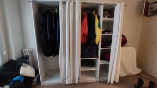 Armario Ikea con cortina