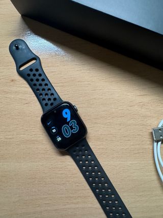 Apple Watch Series 5 44mm Space Gray