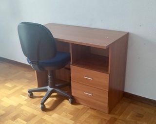 Escritorio y silla de estudio madera y plástico