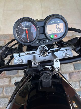 Suzuki GSF Bandit 650 Negra