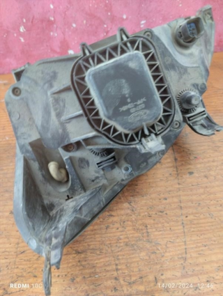 Faro derecho 0374 Ford Focus Hatchback I (1999-20