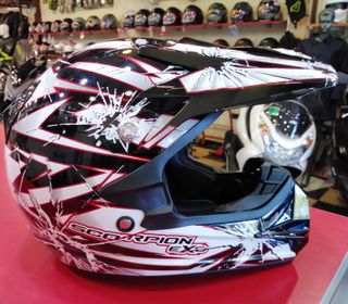 Casco Scorpion cross