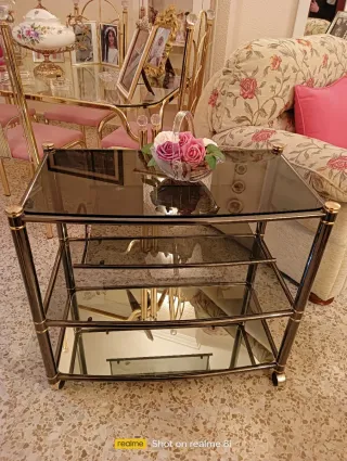 Mesa TV cristal y metal.   80X45X65