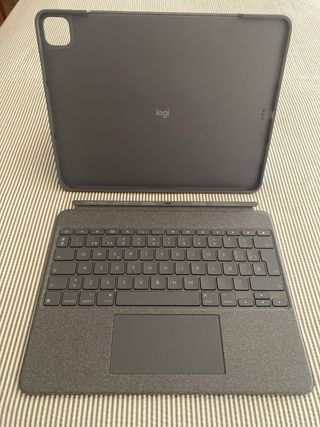 Logitech Combo Touch iPad Pro 12.9 5ª Gen