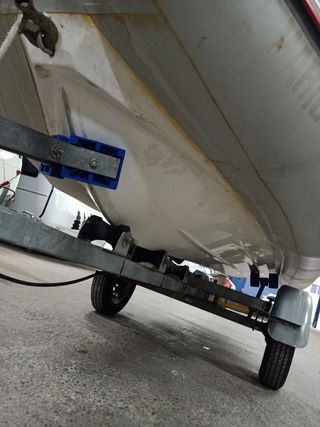 Semirrígida 15 CV 4T con remolque