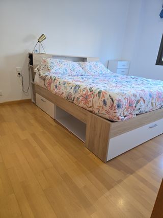 CAMA Y COLCHON INCLUIDO