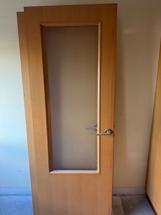 Puertas de madera y cristalera