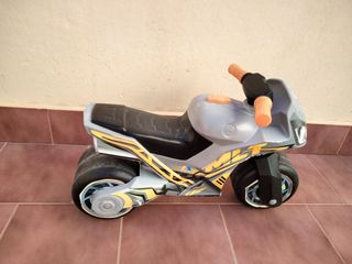 Moto correpasillos para niños