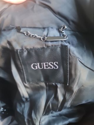 Plumas Guess negro con cinturón