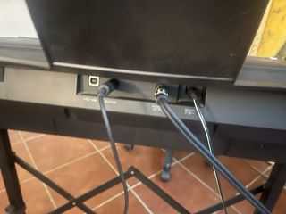 Piano Yamaha PSR-E423 con funda y pie