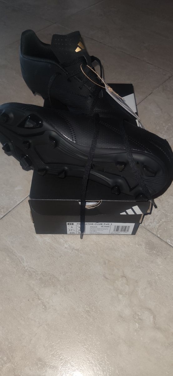 Botas de fútbol Adidas Predator Negras