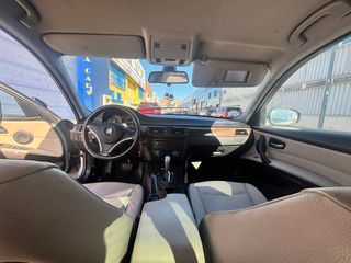 BMW Serie 3 2011 220000km.