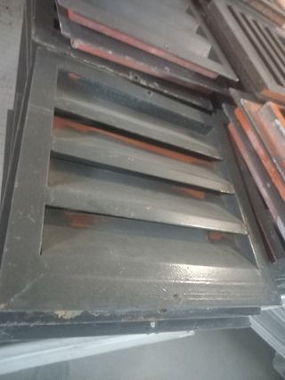 Rejillas metálicas 35x35     90 unidades