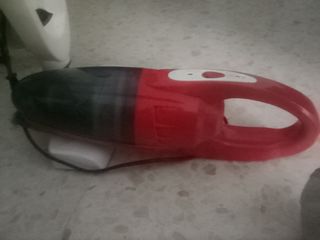 Aspirador 2 en 1: de pie y de mano