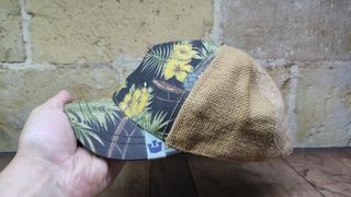 Gorra Goorin Bros floral y yute