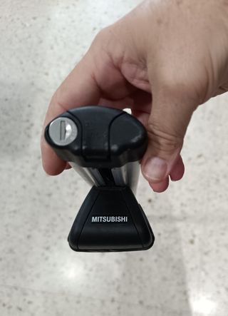 Baca original Mitsubishi Grandis 2008.