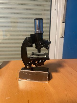 Microscopio sin usar