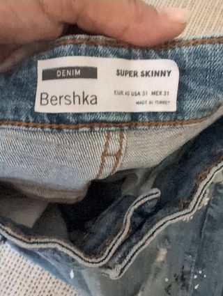 Pantalón vaquero Bershka Roto Talla 40