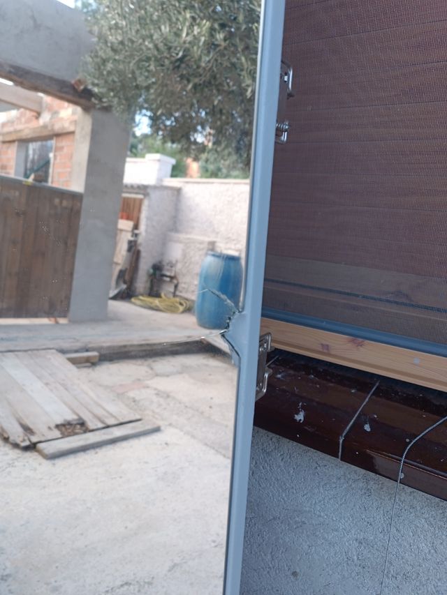 Puerta Ikea con espejo