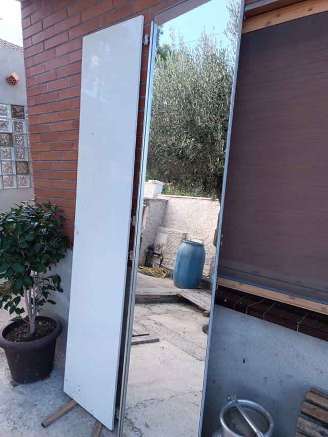 Puerta Ikea con espejo