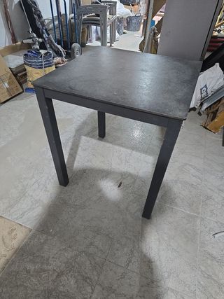 Mesa de terraza color negra