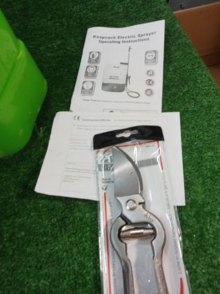 Nebulizzatore a batteria + forbici potatura
