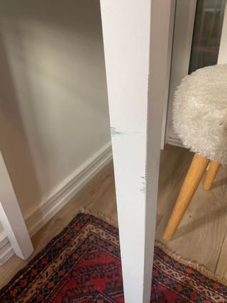 Tocador blanco con espejo ovalado