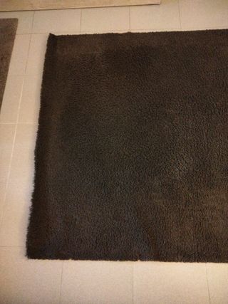 Alfombra gris pelo medio