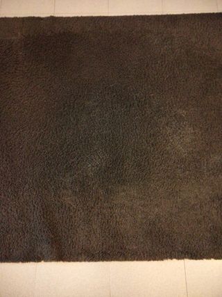Alfombra gris pelo medio