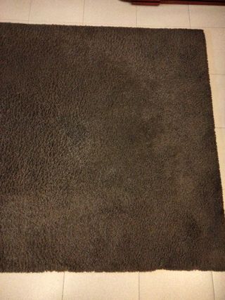 Alfombra gris pelo medio