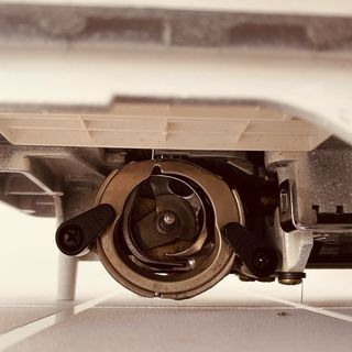 Máquina de coser PFAFF hobby 750
