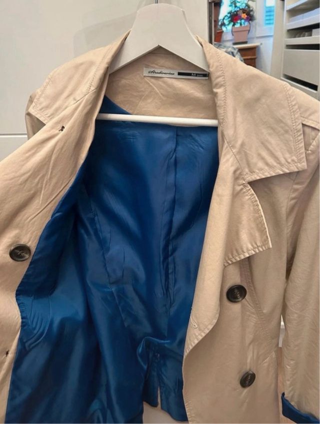 Gabardina tres cuartos forro azul