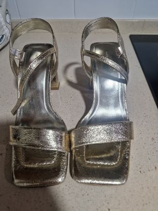 Sandalias doradas Lefties Talla 35