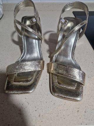 Sandalias doradas Lefties Talla 35