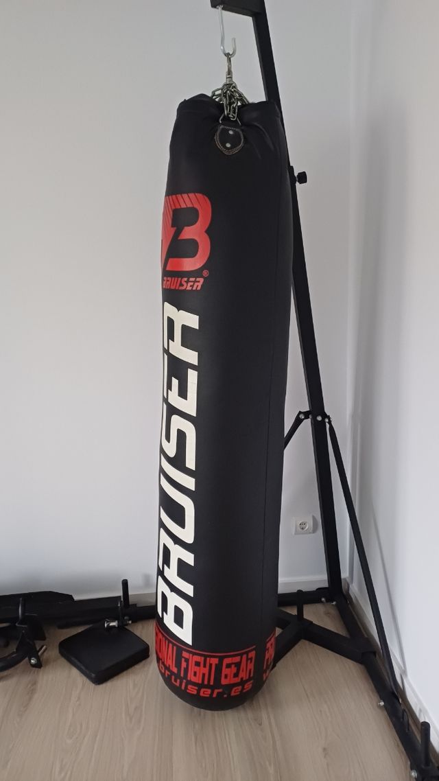 Saco de boxeo Bruiser 180cm con soporte de pared