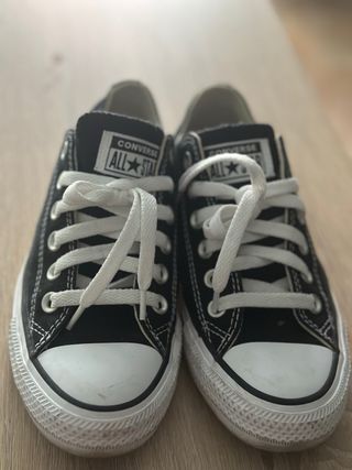 Converse negras bajas