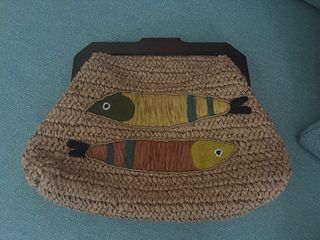 Bolso de rafia Zara con peces bordados