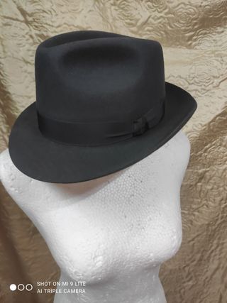 Cappello vintage grigio