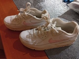 Zapatillas Nike Blancas y Rosas