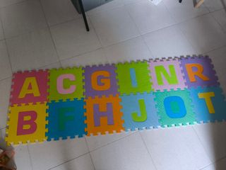 Alfombra infantil letras multicolor