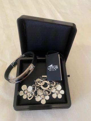 Pulsera Lotus Style Flores Plata y Blanco