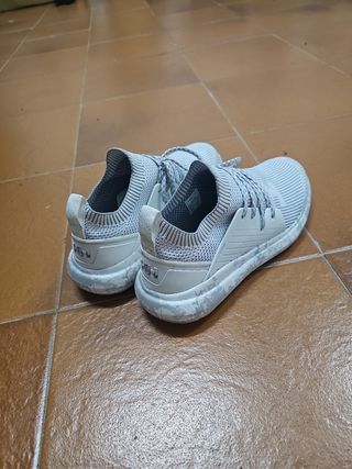 Tenis Hely Hansel grises y blancos