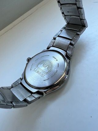 Reloj Lorus Negro y Plateado