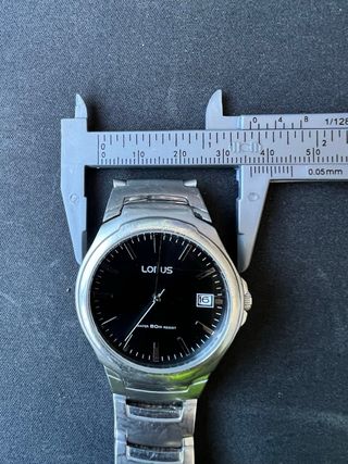 Reloj Lorus Negro y Plateado