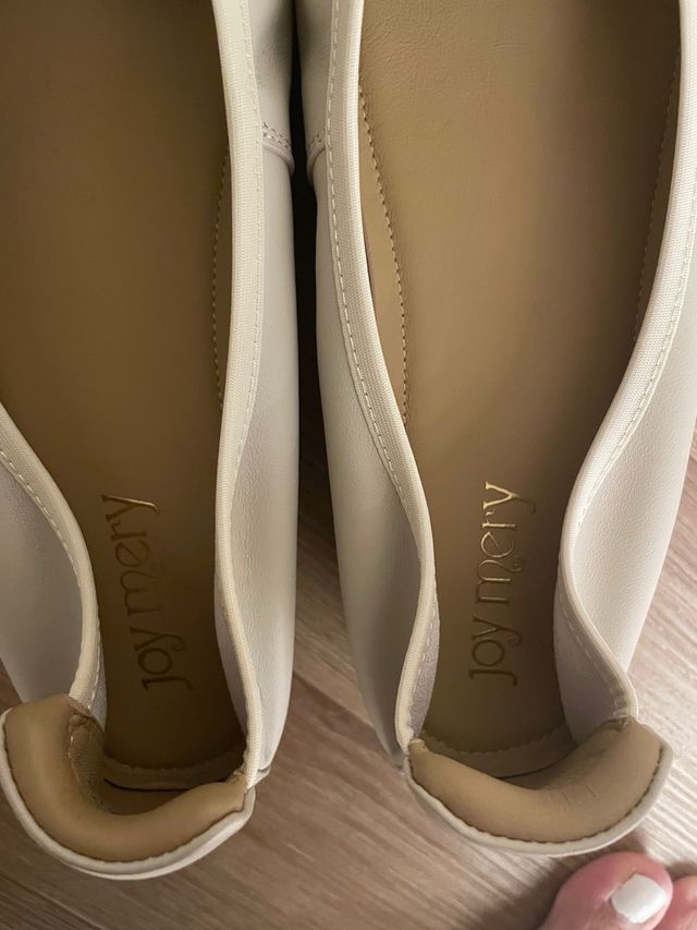 Bailarinas beige con detalle dorado