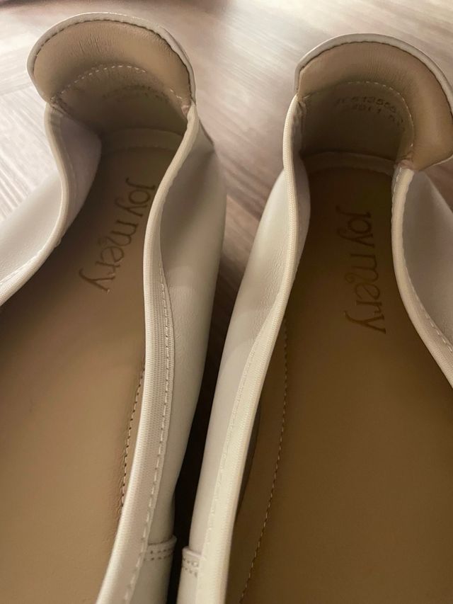 Bailarinas beige con detalle dorado