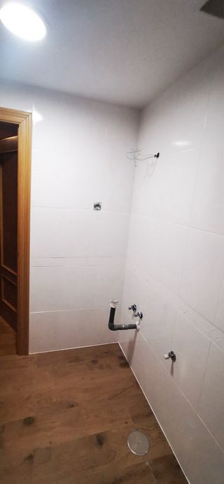 Pintor, Baldosas para baño o cocina.